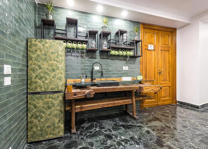 Aetius 12 Relais 4*